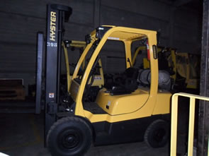 Empilhadeira Hyster 2,5 Toneladas Lado